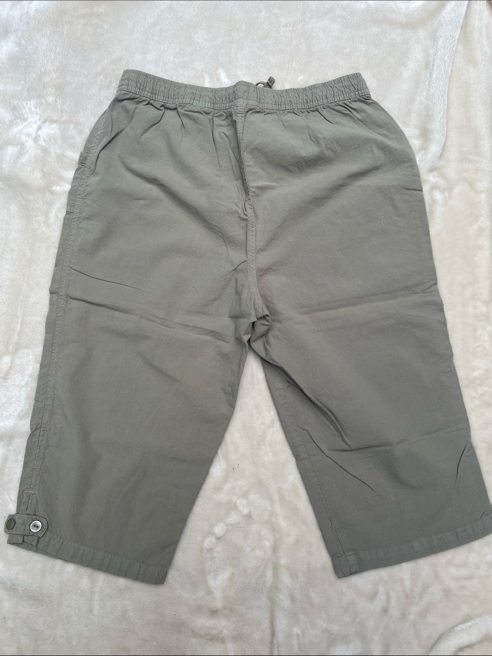 GLORIA VANDERBILT 🏝️ BUNDLE OF 2 COTTON TAN/GREEN CAPRI PANTS Women’s Petite L - Picture 3 of 6